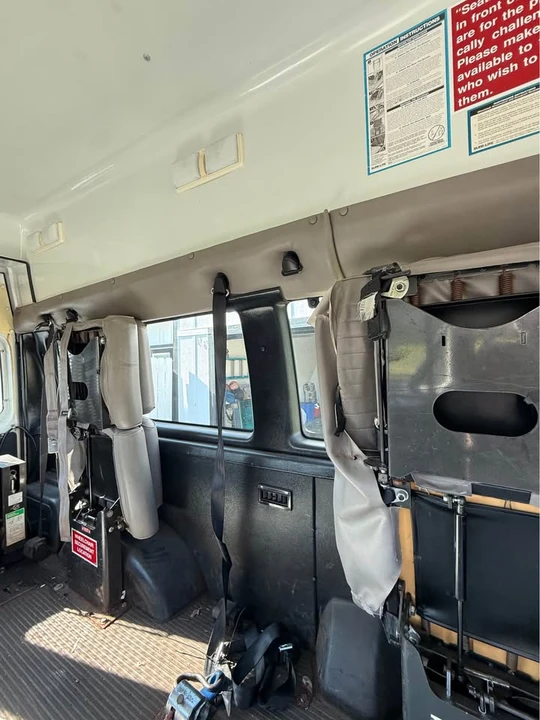 2002 Ford Econoline Van - Image 9 of 19
