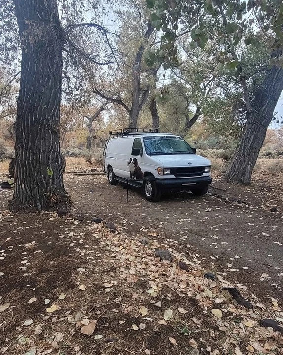 2002 Ford Econoline Van - Image 4 of 4
