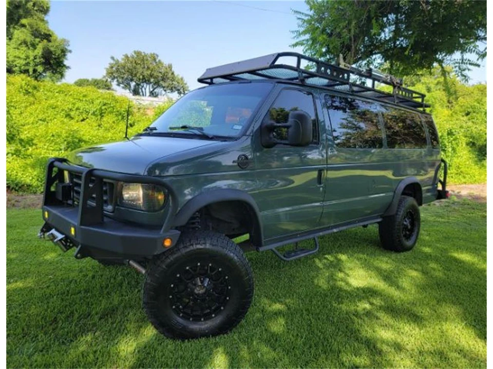 2002 Ford Econoline Van - Image 2 of 24