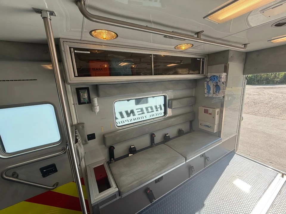 2002 Ford Econoline Van - Image 14 of 17