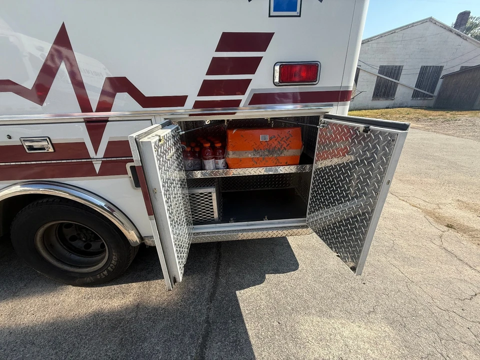 2002 Ford Econoline Van - Image 7 of 17