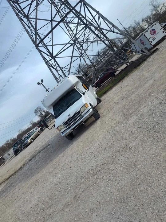 2002 Ford Econoline Van - Image 4 of 13