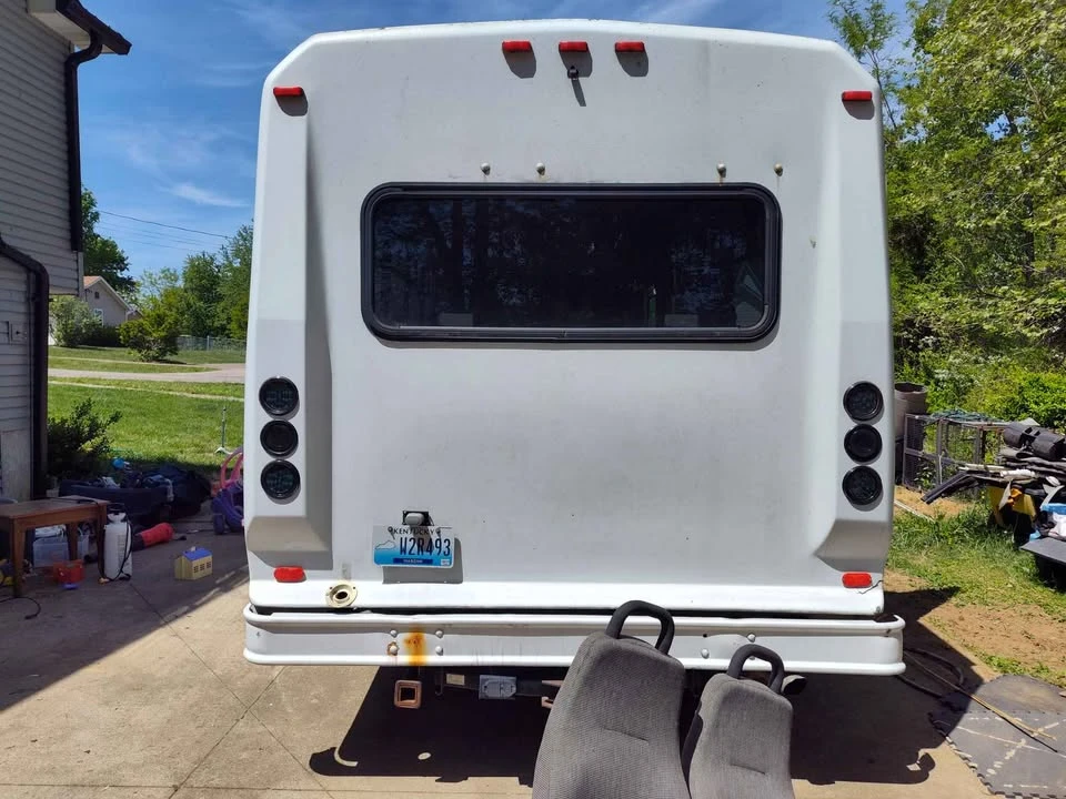 2002 Ford Econoline Van - Image 6 of 13
