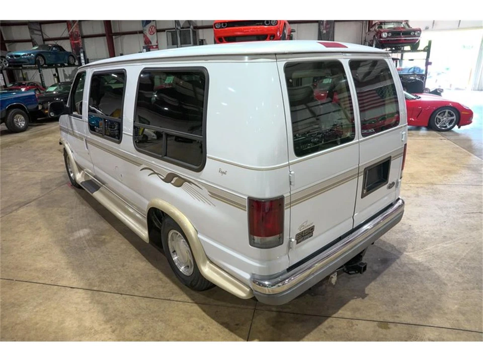 2002 Ford Econoline Van - Image 16 of 31