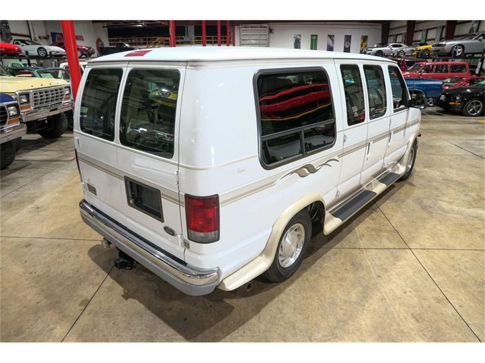2002 Ford Econoline Van - Image 17 of 31