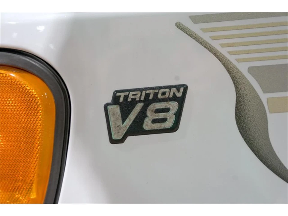 2002 Ford Econoline Van - Image 23 of 31