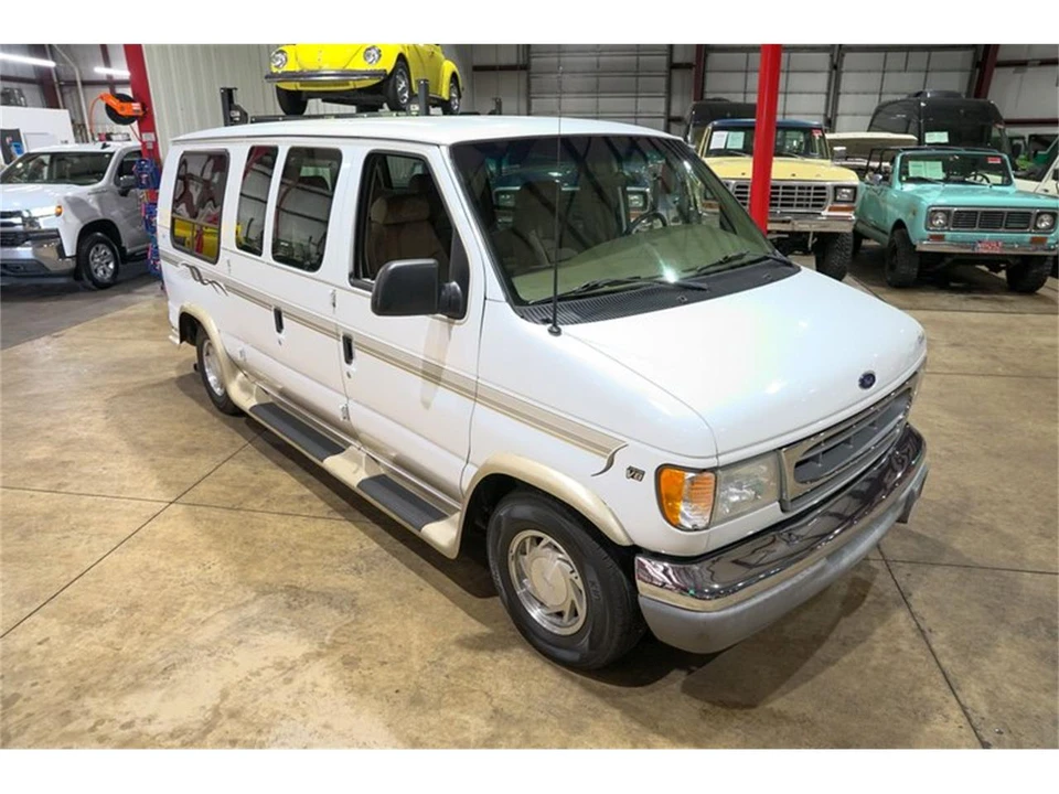 2002 Ford Econoline Van - Image 14 of 31