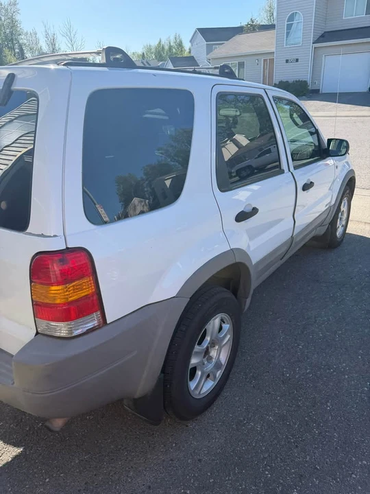 2002 Ford Escape - Image 4 of 8