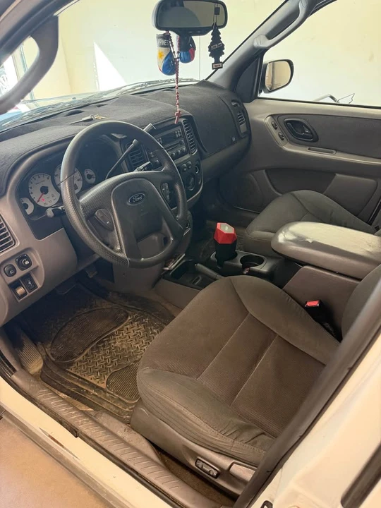 2002 Ford Escape - Image 5 of 8