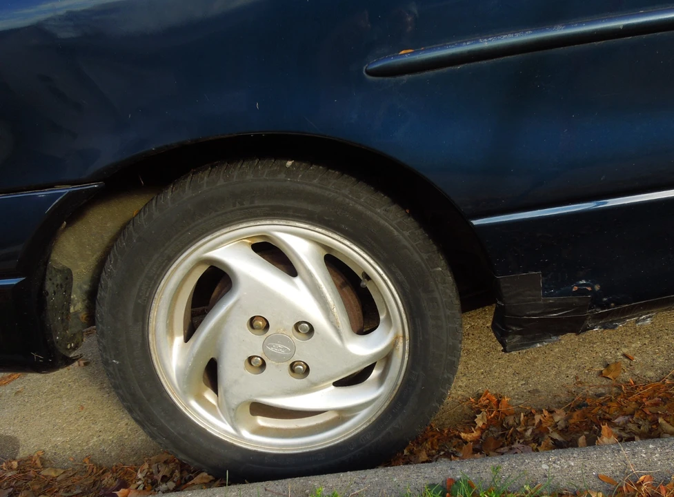 2002 Ford Escort (North America) - Image 15 of 20