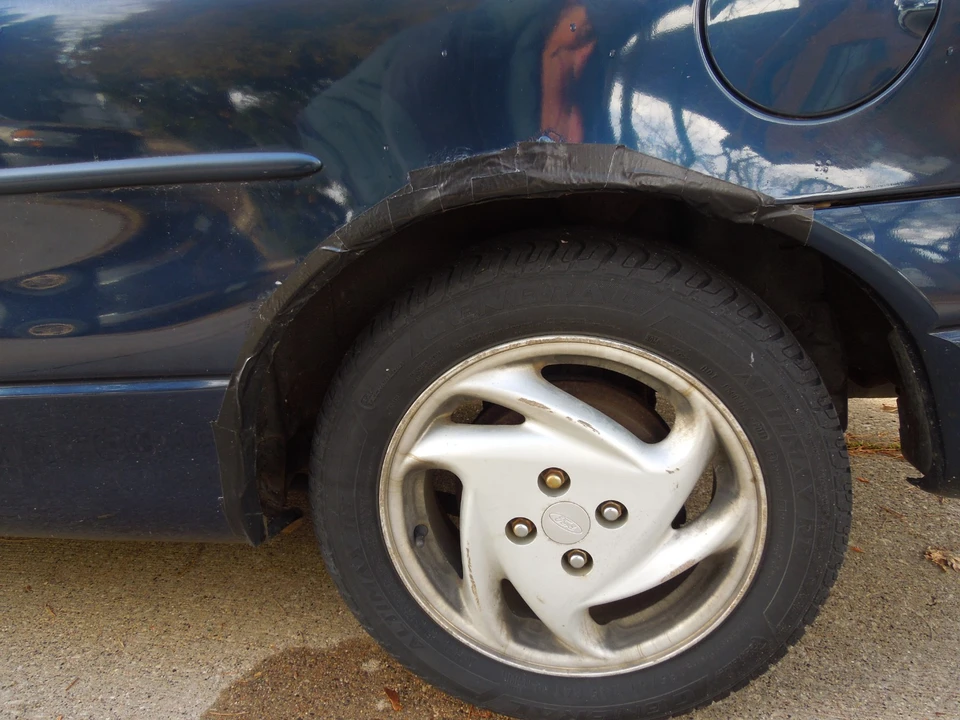 2002 Ford Escort (North America) - Image 14 of 20