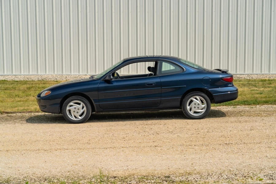2002 Ford Escort (North America) - Image 2 of 14