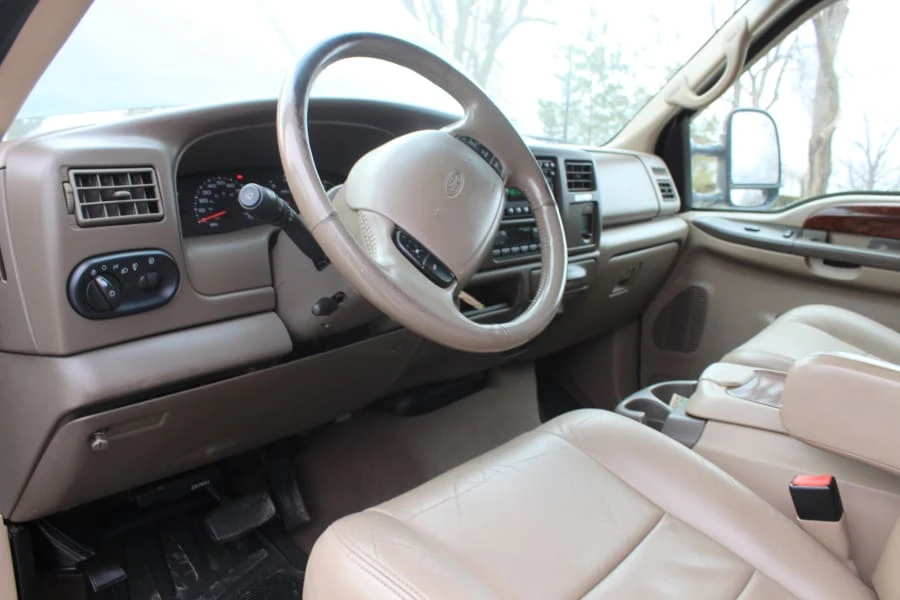 2002 Ford Excursion - Image 2 of 5