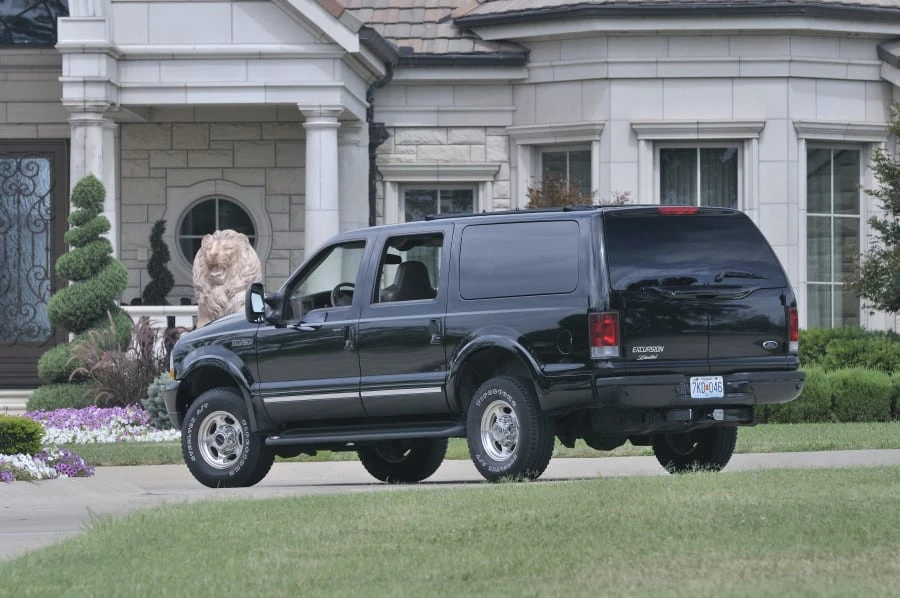 2002 Ford Excursion - Image 2 of 9