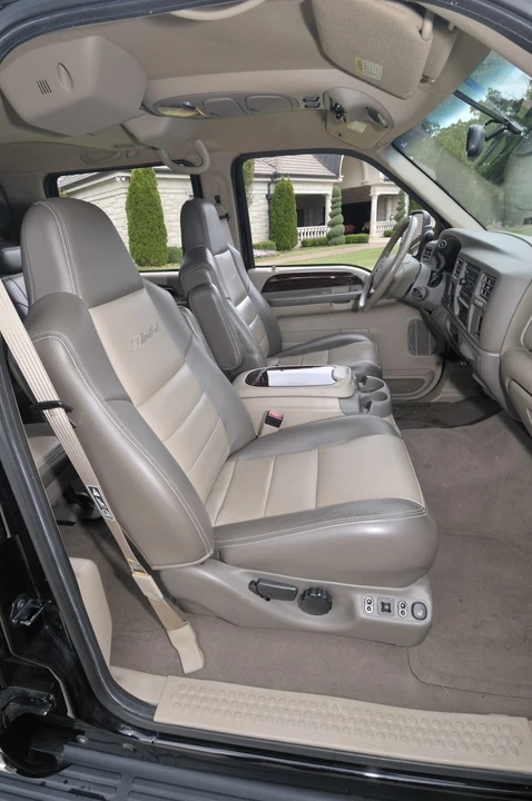 2002 Ford Excursion - Image 3 of 9