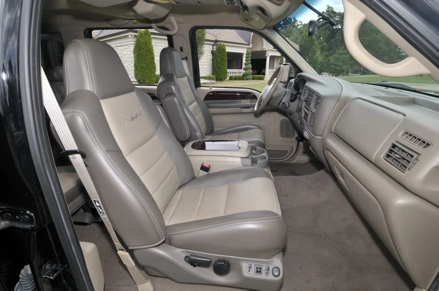 2002 Ford Excursion - Image 4 of 9