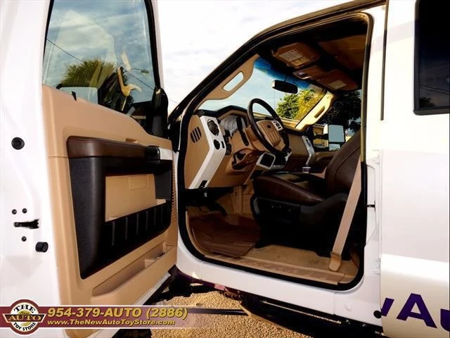 2002 Ford Excursion - Image 28 of 31