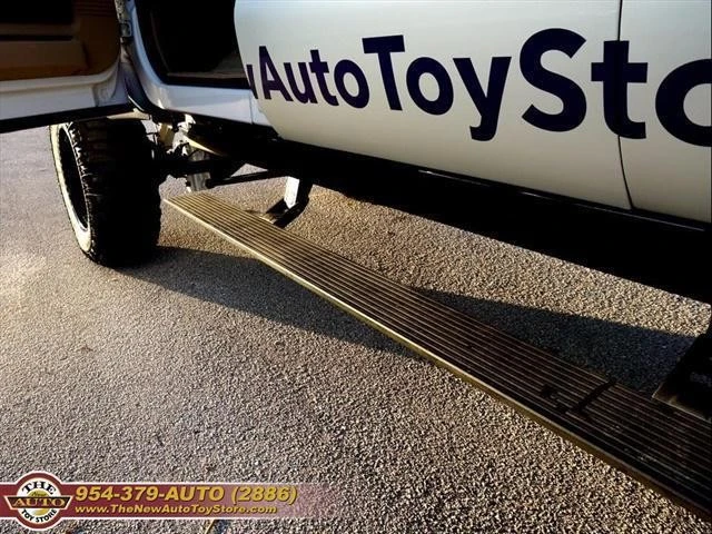 2002 Ford Excursion - Image 23 of 31