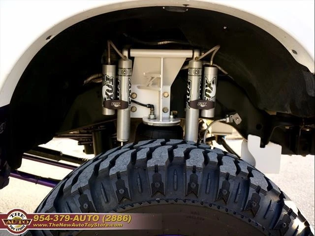 2002 Ford Excursion - Image 24 of 31