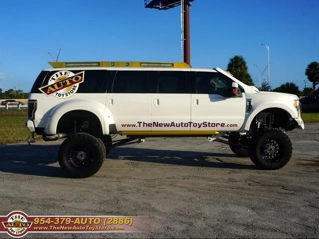 2002 Ford Excursion - Image 9 of 31