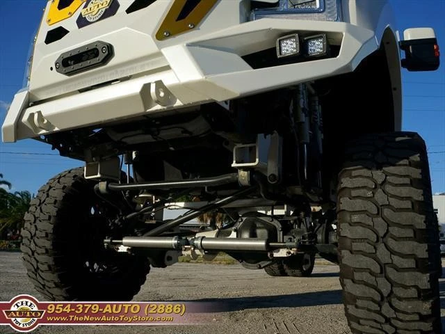 2002 Ford Excursion - Image 13 of 31