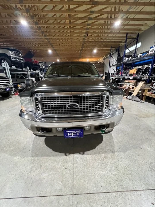 2002 Ford Excursion - Image 2 of 9