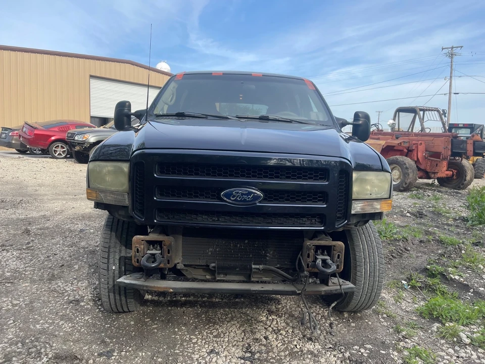 2002 Ford Excursion - Image 19 of 21
