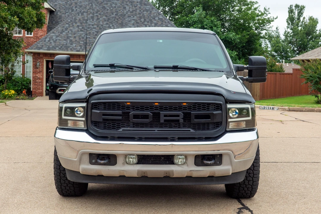 2002 Ford Excursion - Image 2 of 31