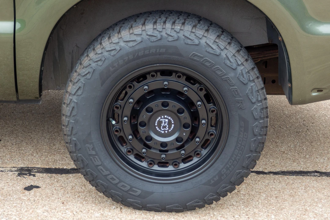 2002 Ford Excursion - Image 24 of 31