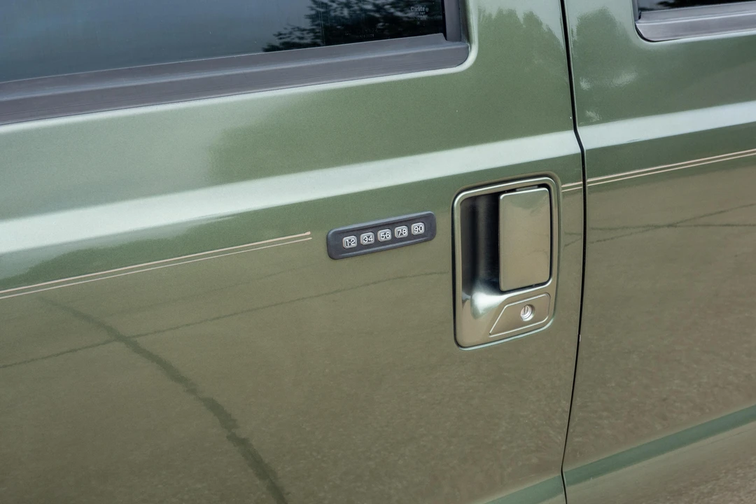 2002 Ford Excursion - Image 17 of 31