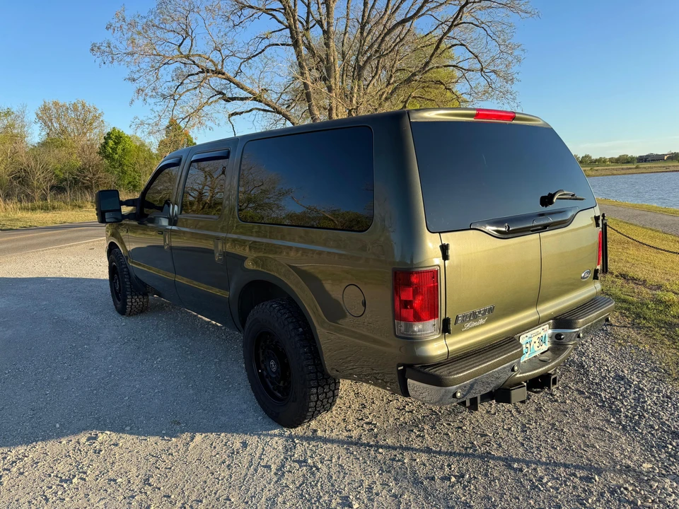 2002 Ford Excursion - Image 11 of 31