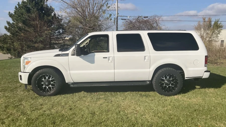 2002 Ford Excursion - Image 2 of 14