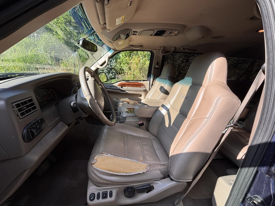 2002 Ford Excursion - Image 5 of 21