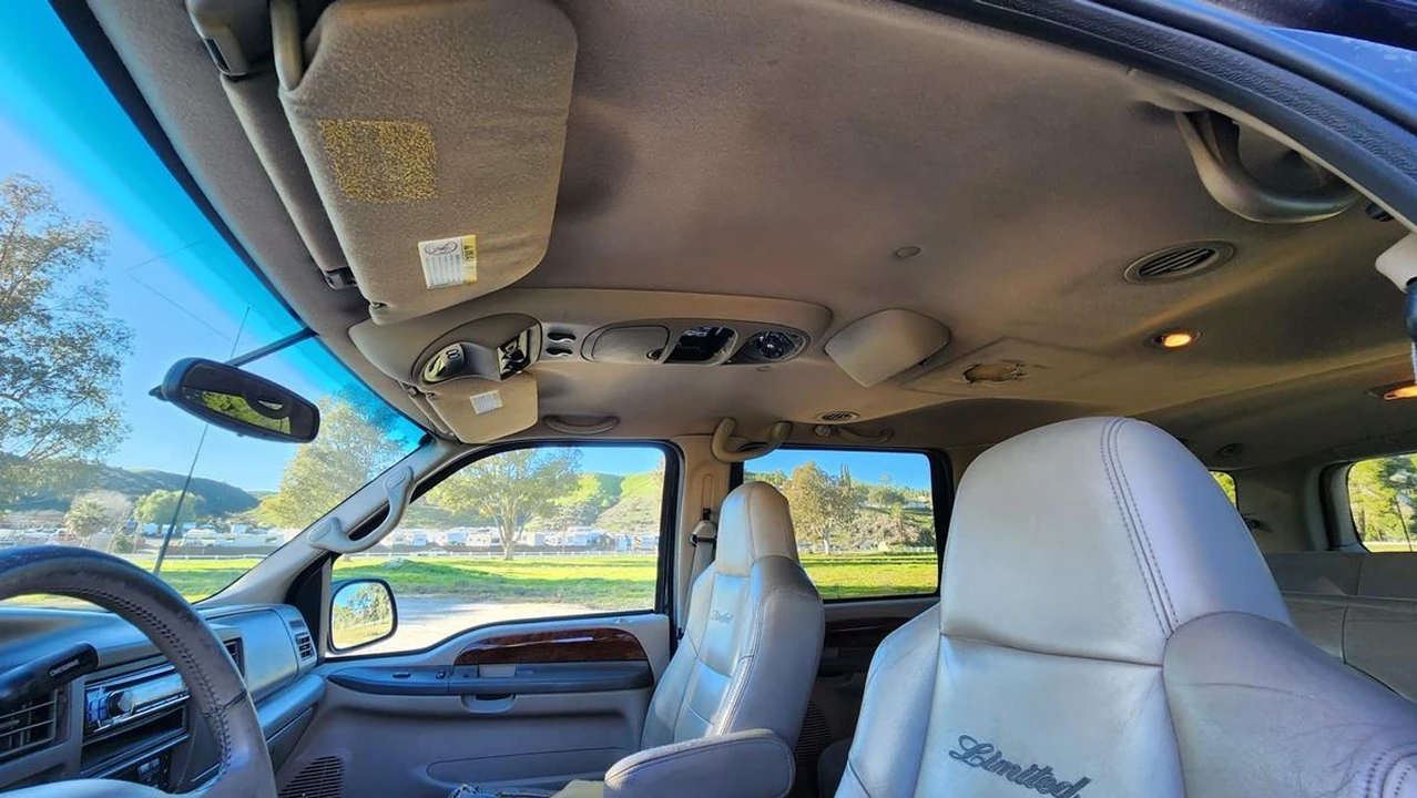 2002 Ford Excursion - Image 27 of 31