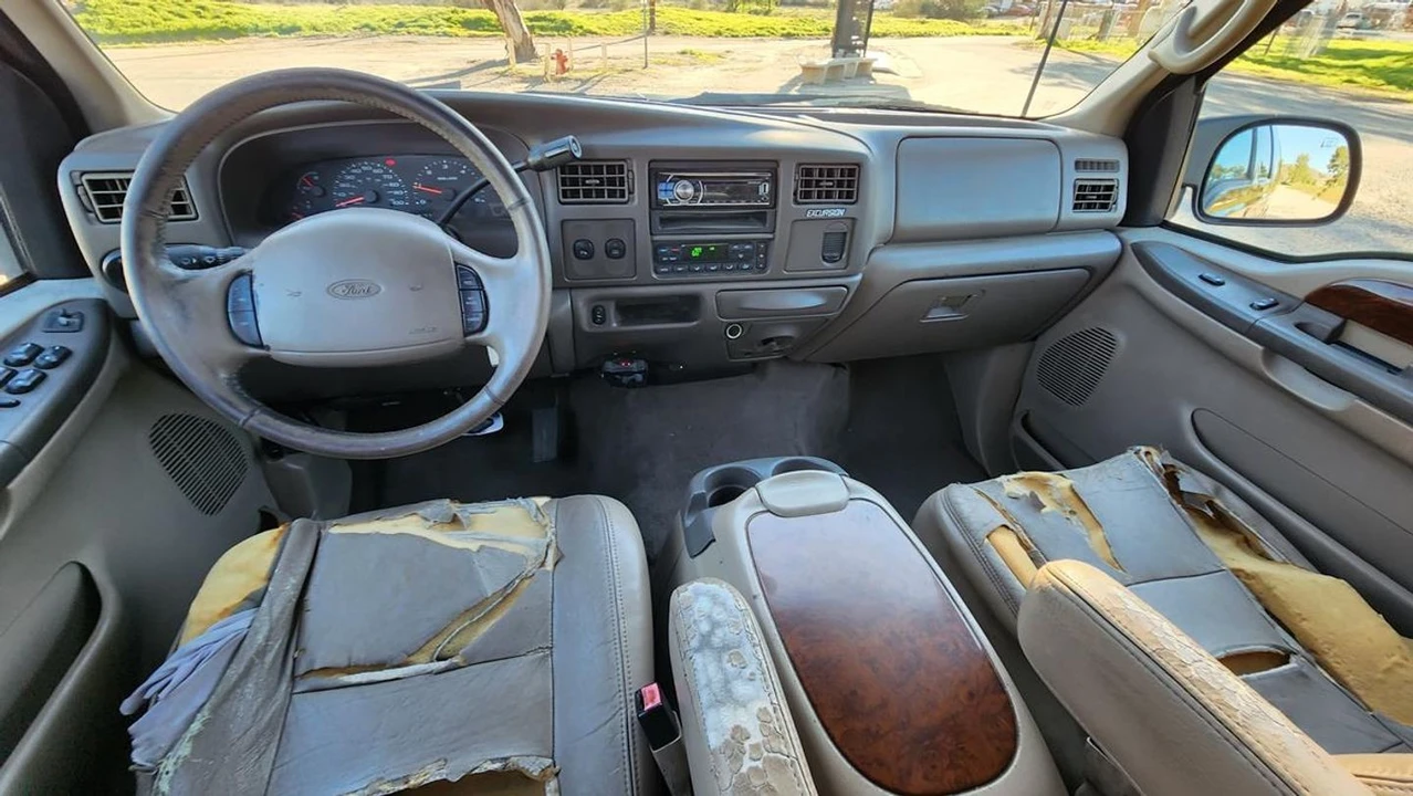 2002 Ford Excursion - Image 8 of 12