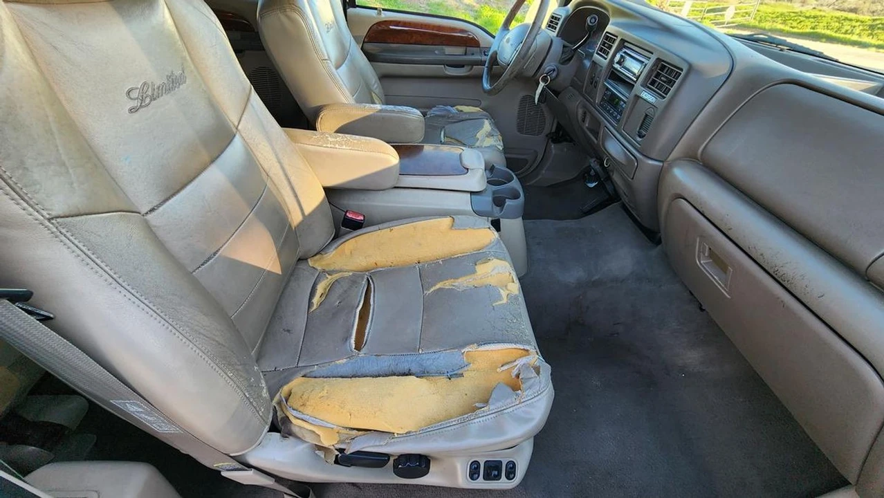 2002 Ford Excursion - Image 15 of 31