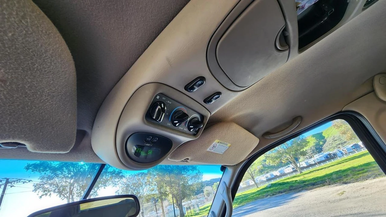 2002 Ford Excursion - Image 26 of 31