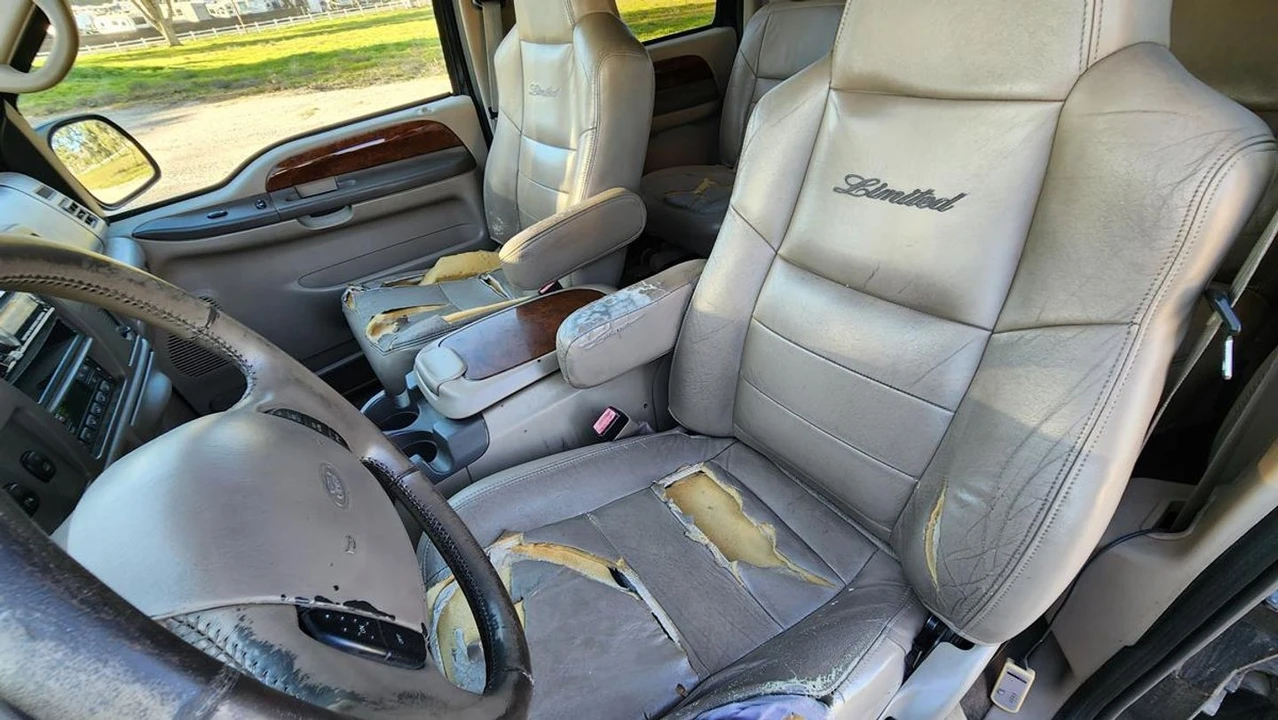 2002 Ford Excursion - Image 17 of 31