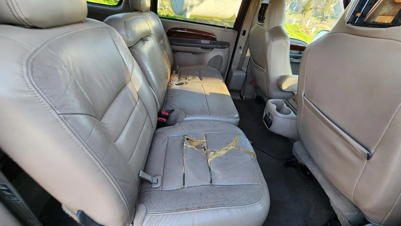 2002 Ford Excursion - Image 18 of 31