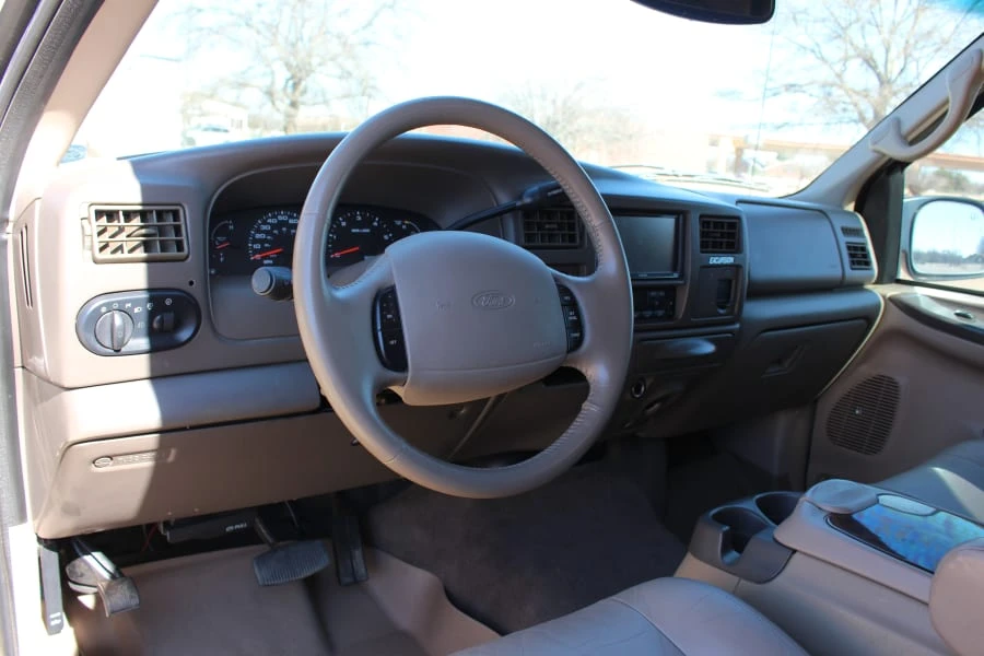 2002 Ford Excursion - Image 22 of 30
