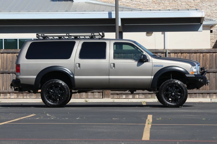2002 Ford Excursion - Image 16 of 30