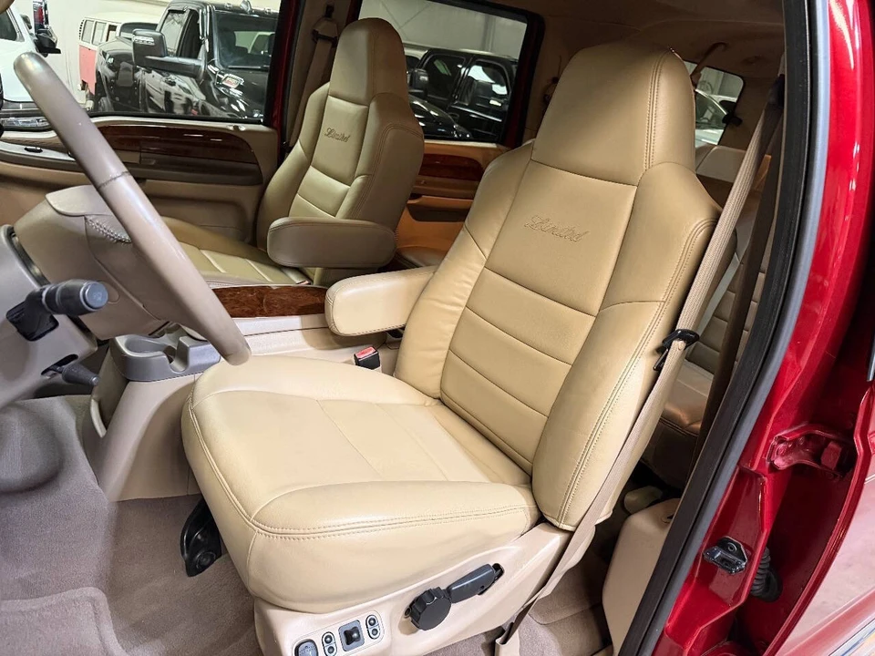 2002 Ford Excursion - Image 11 of 12