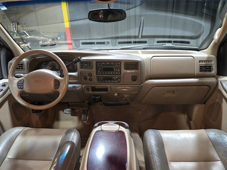 2002 Ford Excursion - Image 10 of 12