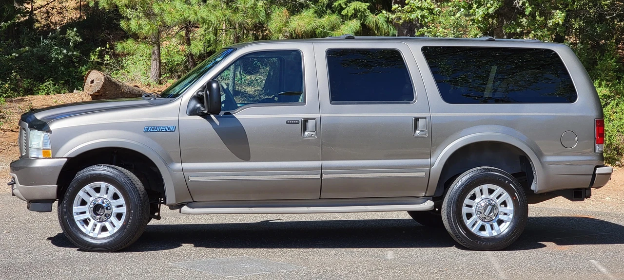 2002 Ford Excursion - Image 9 of 31