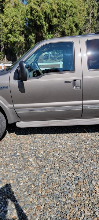2002 Ford Excursion - Image 19 of 31