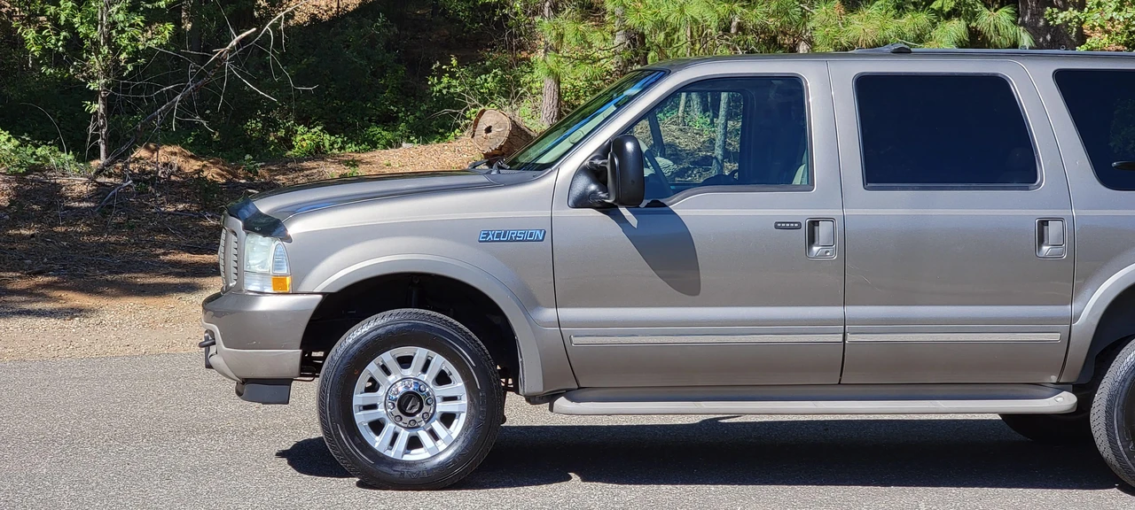 2002 Ford Excursion - Image 18 of 31