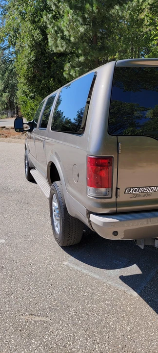 2002 Ford Excursion - Image 24 of 31