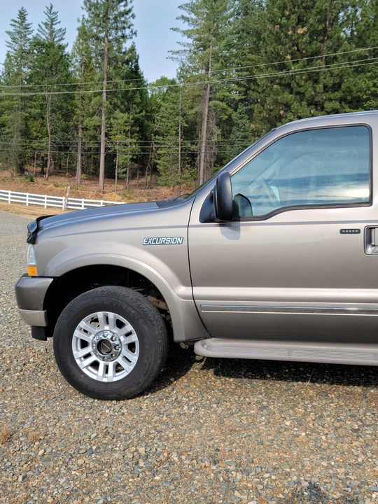 2002 Ford Excursion - Image 16 of 31
