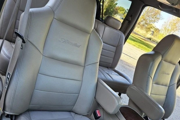 2002 Ford Excursion - Image 4 of 7
