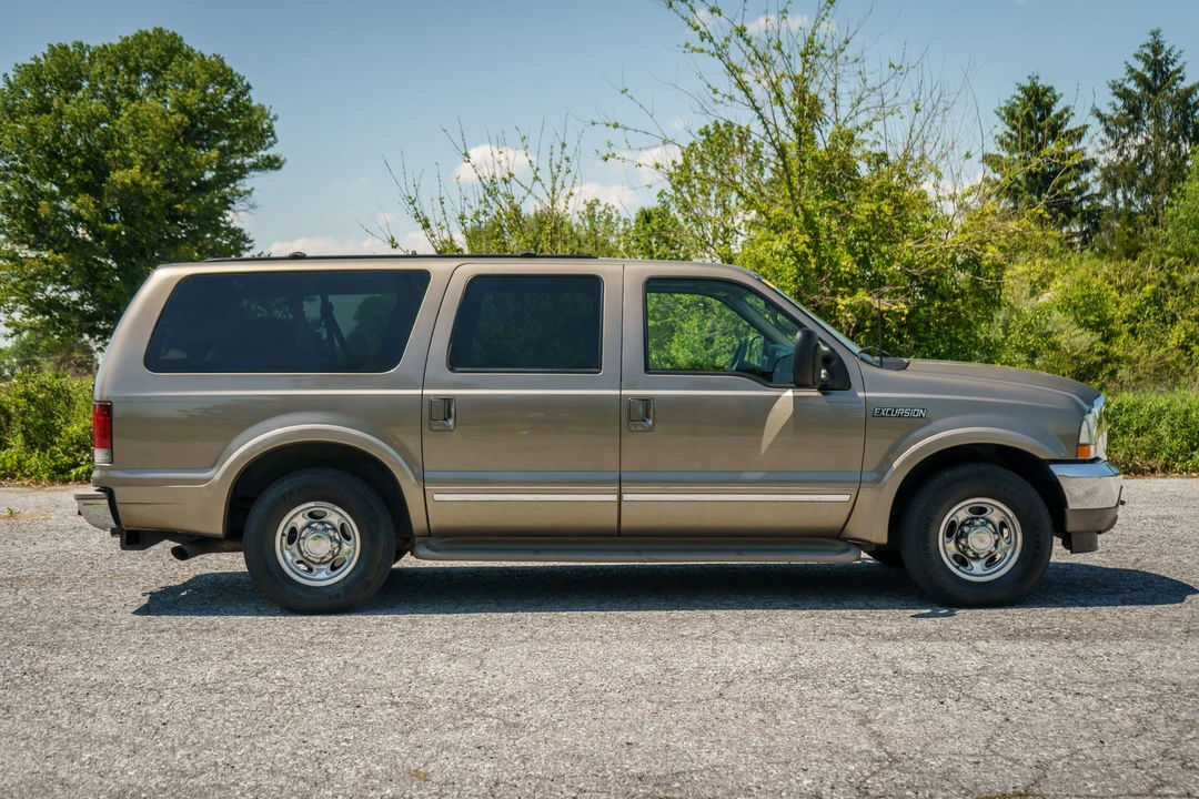 2002 Ford Excursion - Image 15 of 31